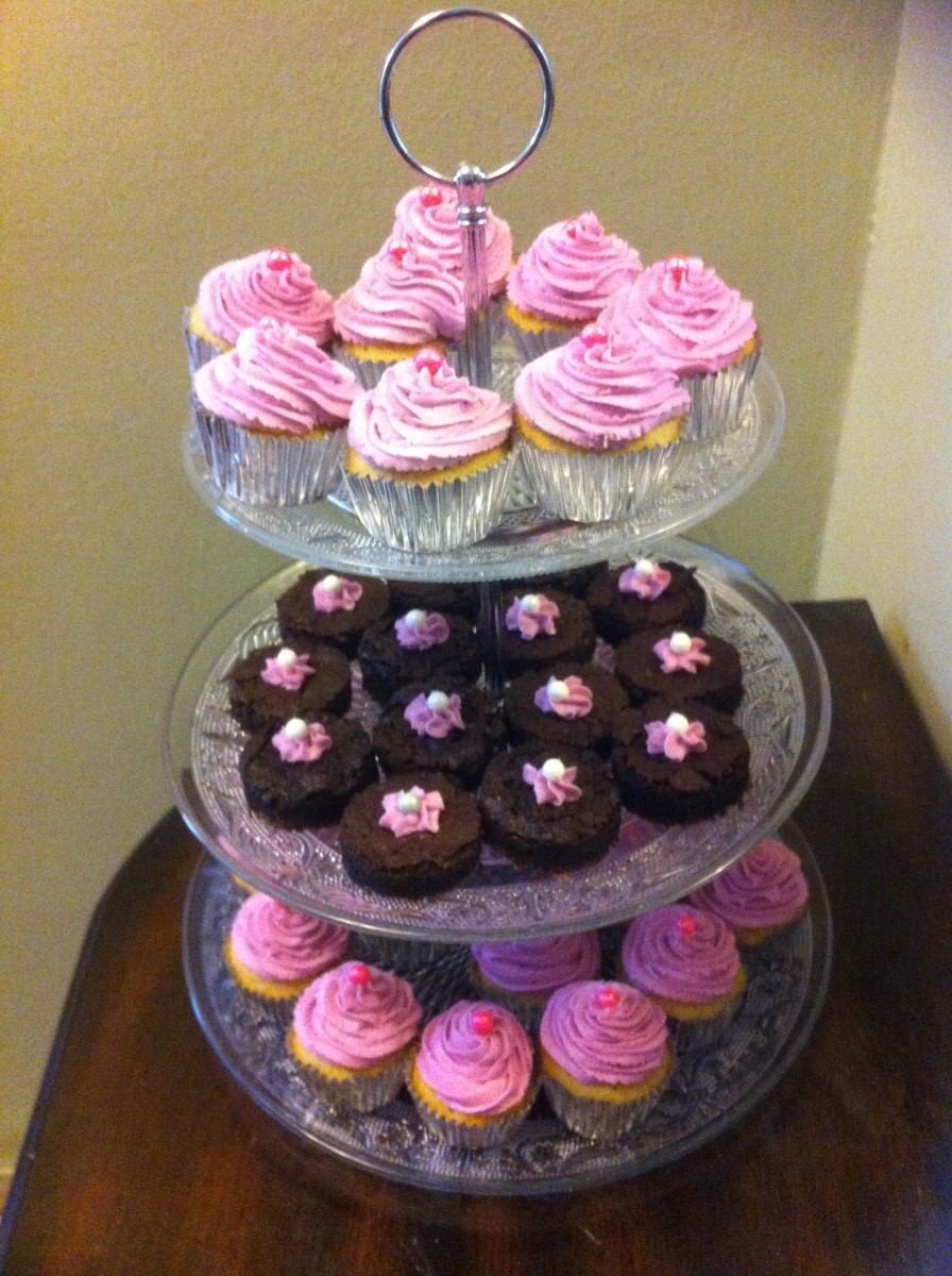 Pink Cupcakes & Mini Cakes
